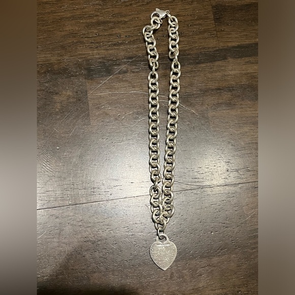 Tiffany&Co vintage heart tag chain link necklace. 100% authentic. - Picture 2 of 7